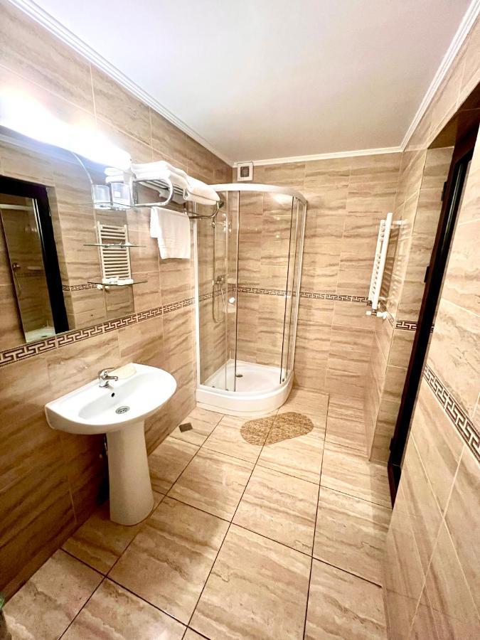 Complex Azar Hotel กาลาจิ ภายนอก รูปภาพ